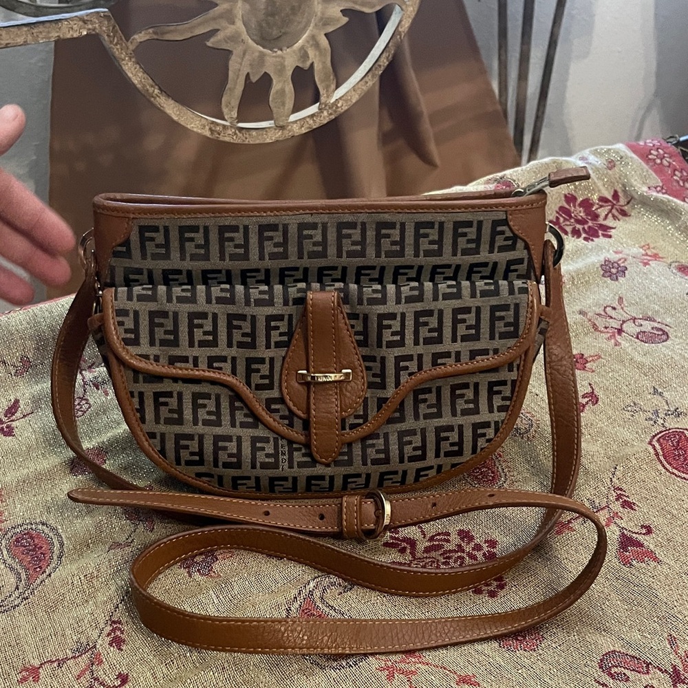 Fendi rare spy style Crossbody Bag adjustable straps multi compartments
